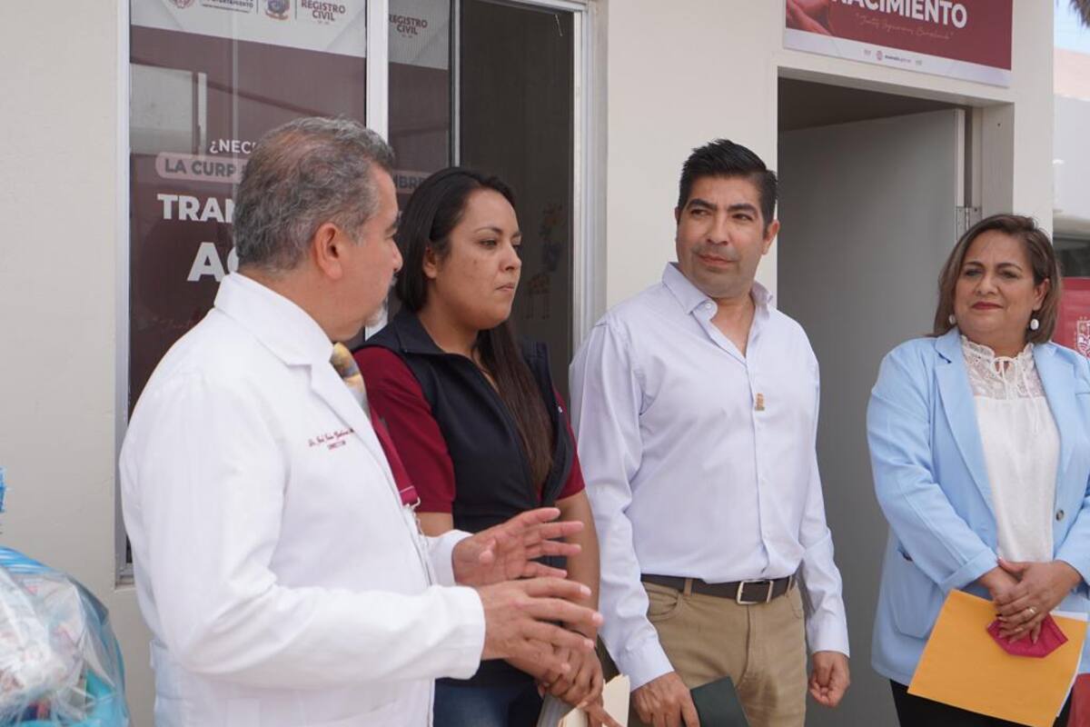 Inaugura Armando Ayala Robles Módulo de Registro Civil en el HGE