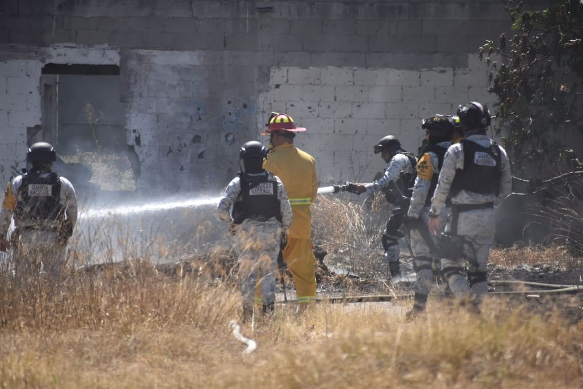 Controlan conato de incendio en terreno baldío