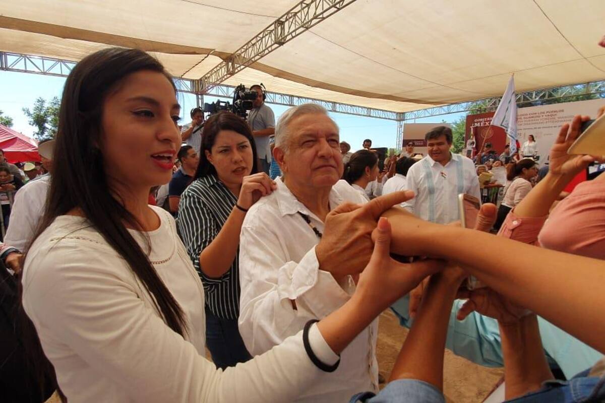 Fluirán los apoyos, ofrece AMLO a mayos y yaquis