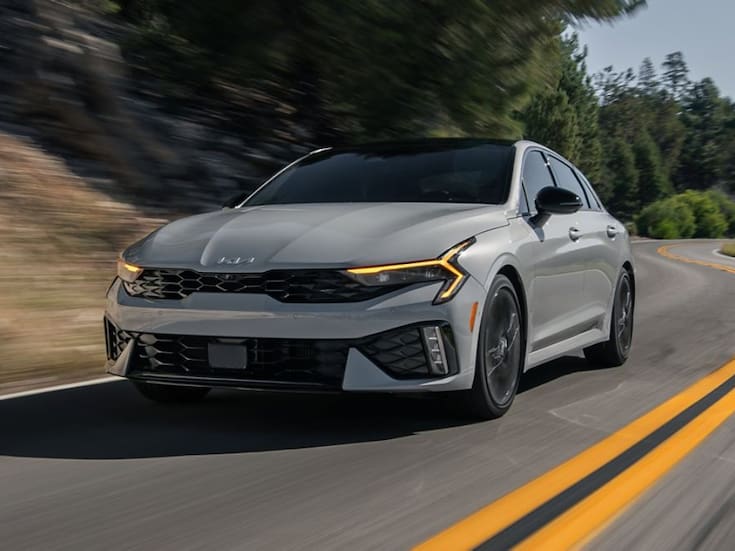 Por riesgo de que los tanques de combustible se derritan, empresa Kia anuncia el retiro de más de 250 mil vehículos tipo sedán K5