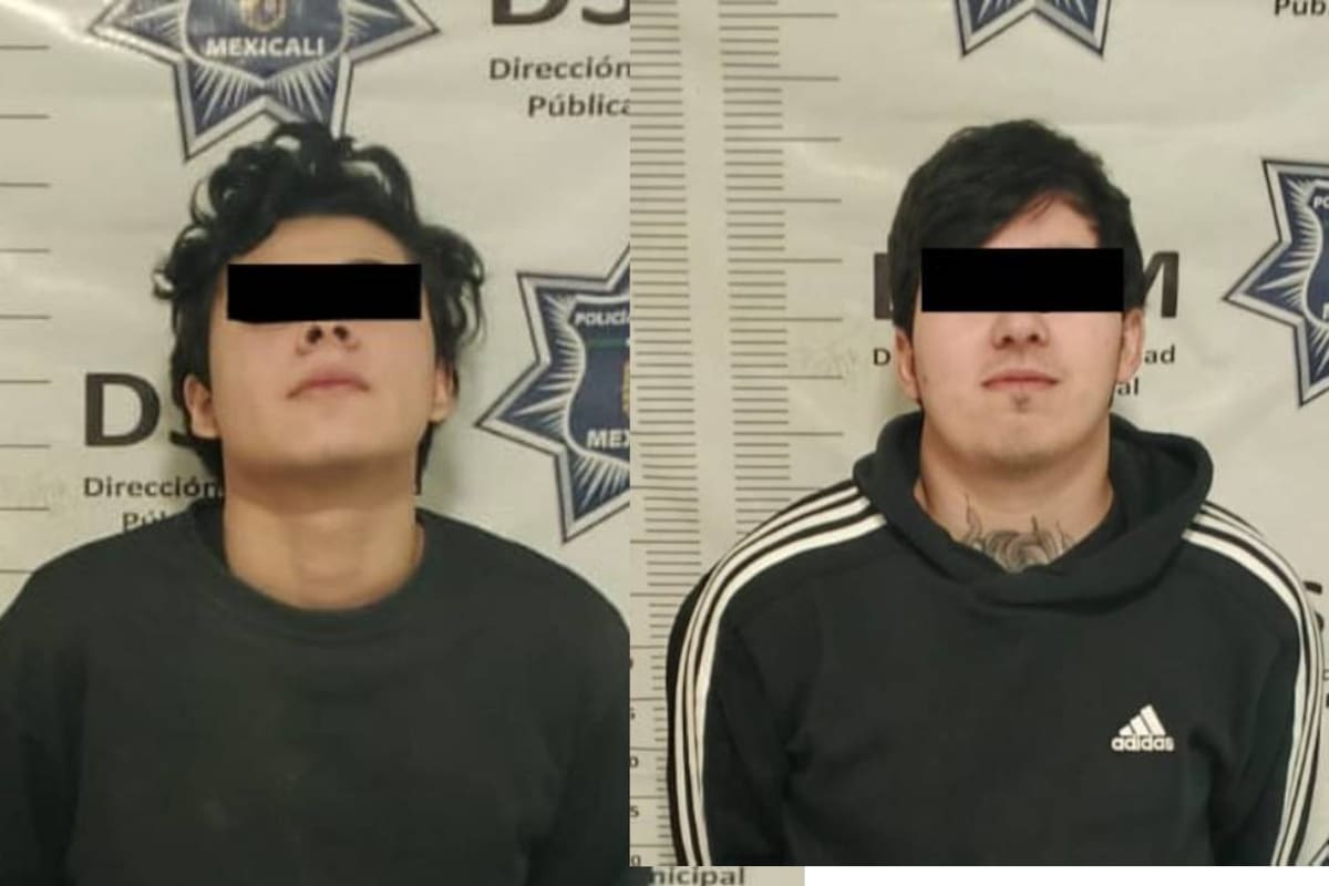Arrestan a dos hombres por robo a casa habitación en Sol de Puebla