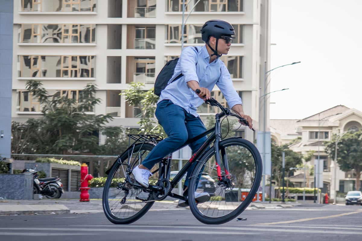 Andar en bicicleta podría ser cuatro veces más eficiente y saludable que caminar