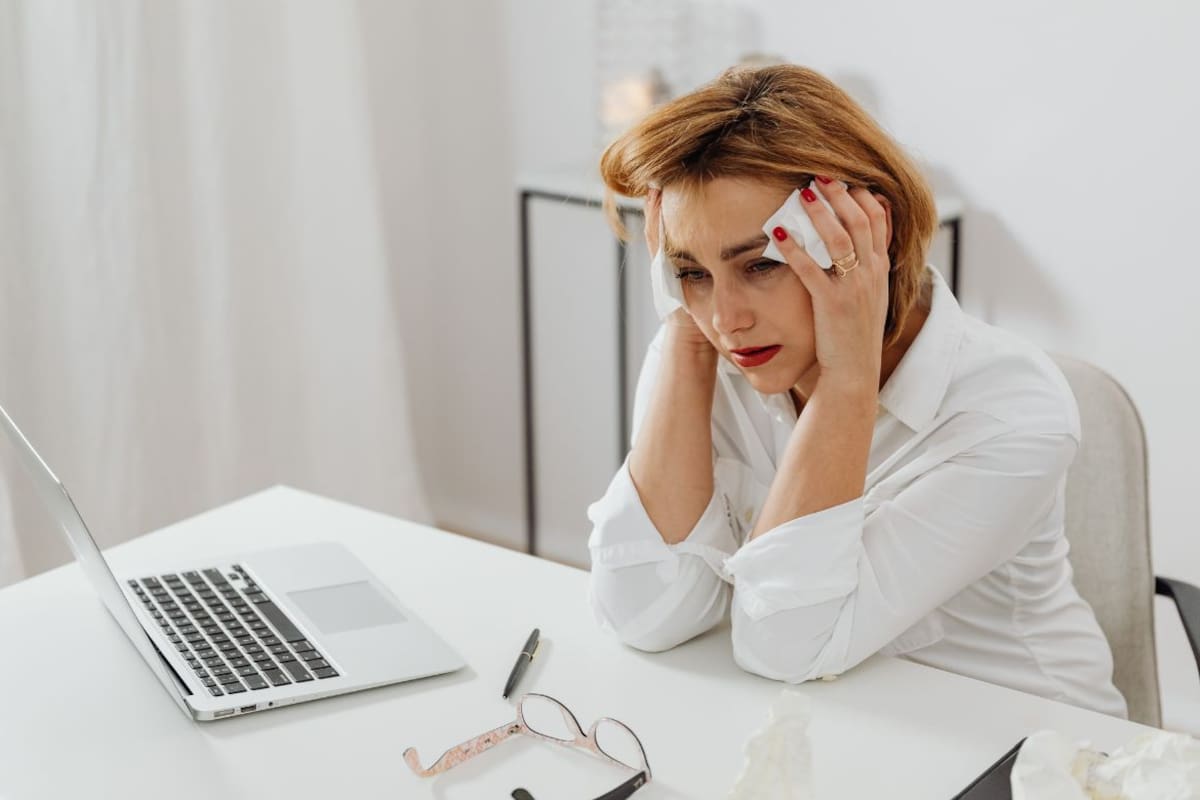 El aislamiento social durante la menopausia podría acelerar problemas de memoria y concentración en mujeres, según estudio