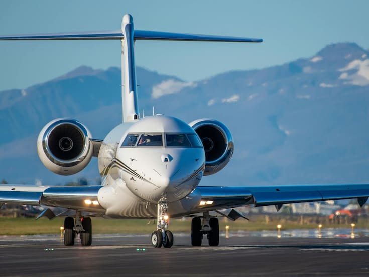 Beneficios fiscales para quien más contamina: la contradicción del sistema mexicano frente a la emergencia climática y los jets privados