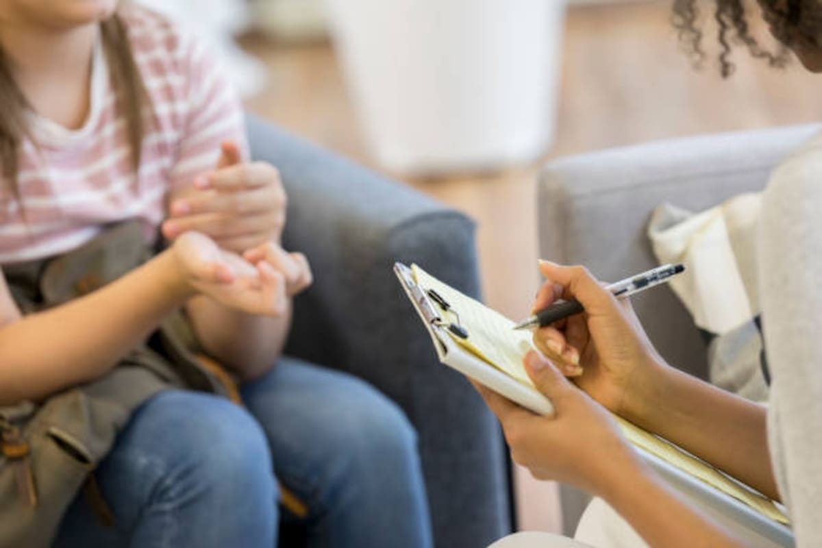 Escuelas deben tener psicólogos