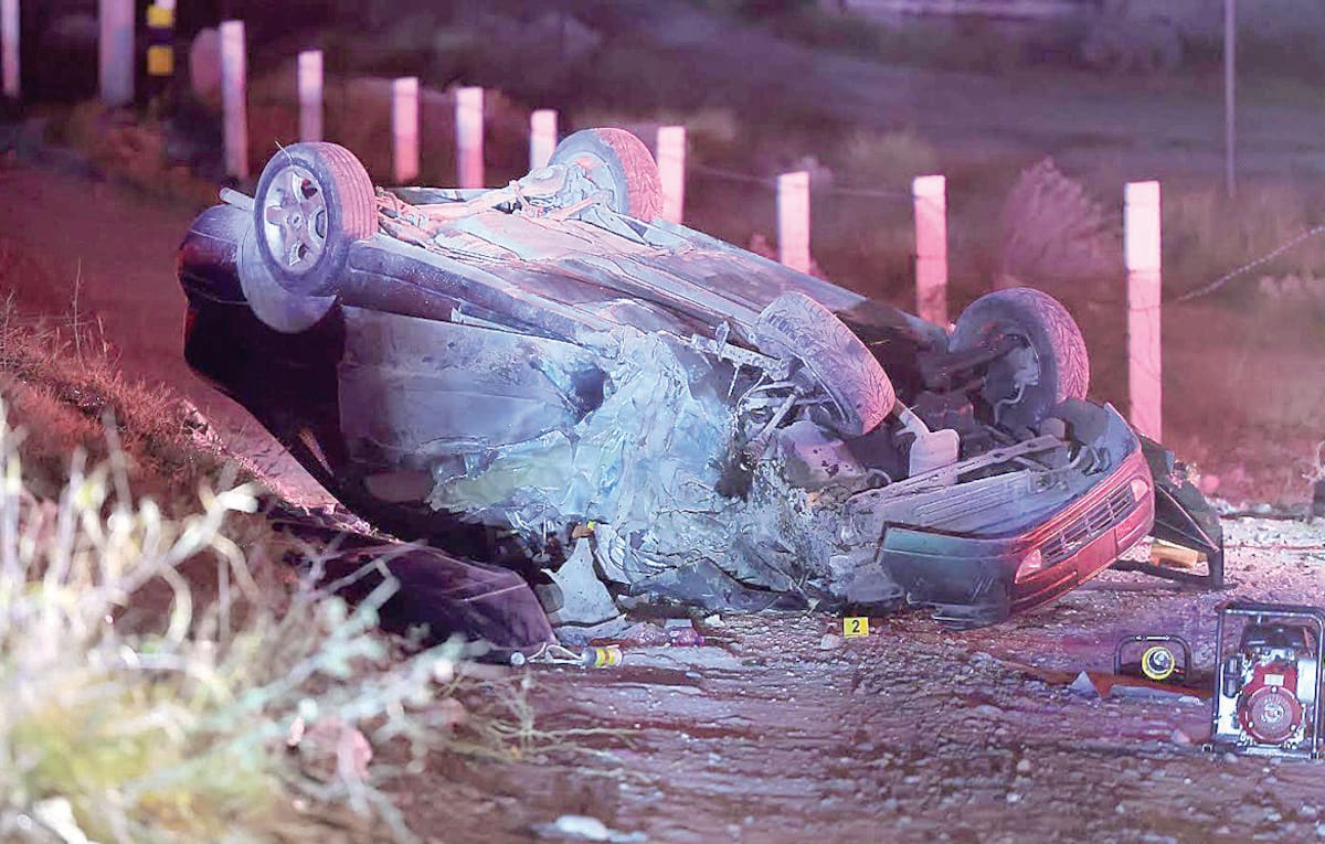 El pasado jueves en la noche, en el kilómetro 247, cerca de este ingreso a la colonia Haciendas del Sur, un automovilista perdió la vida luego de impactar su unidad contra la parte trasera de un tráiler estacionado. FOTO: BANCO DIGITAL