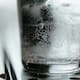 ¿Agua mineral todos los días? Estos son los beneficios que la ciencia sí respalda