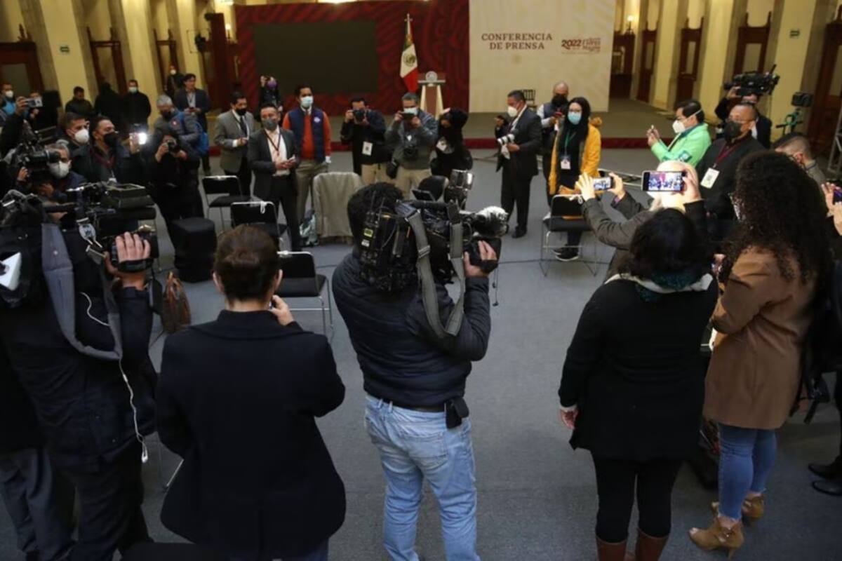 Gobierno de México presenta denuncia ante FGR por filtración de datos de periodistas