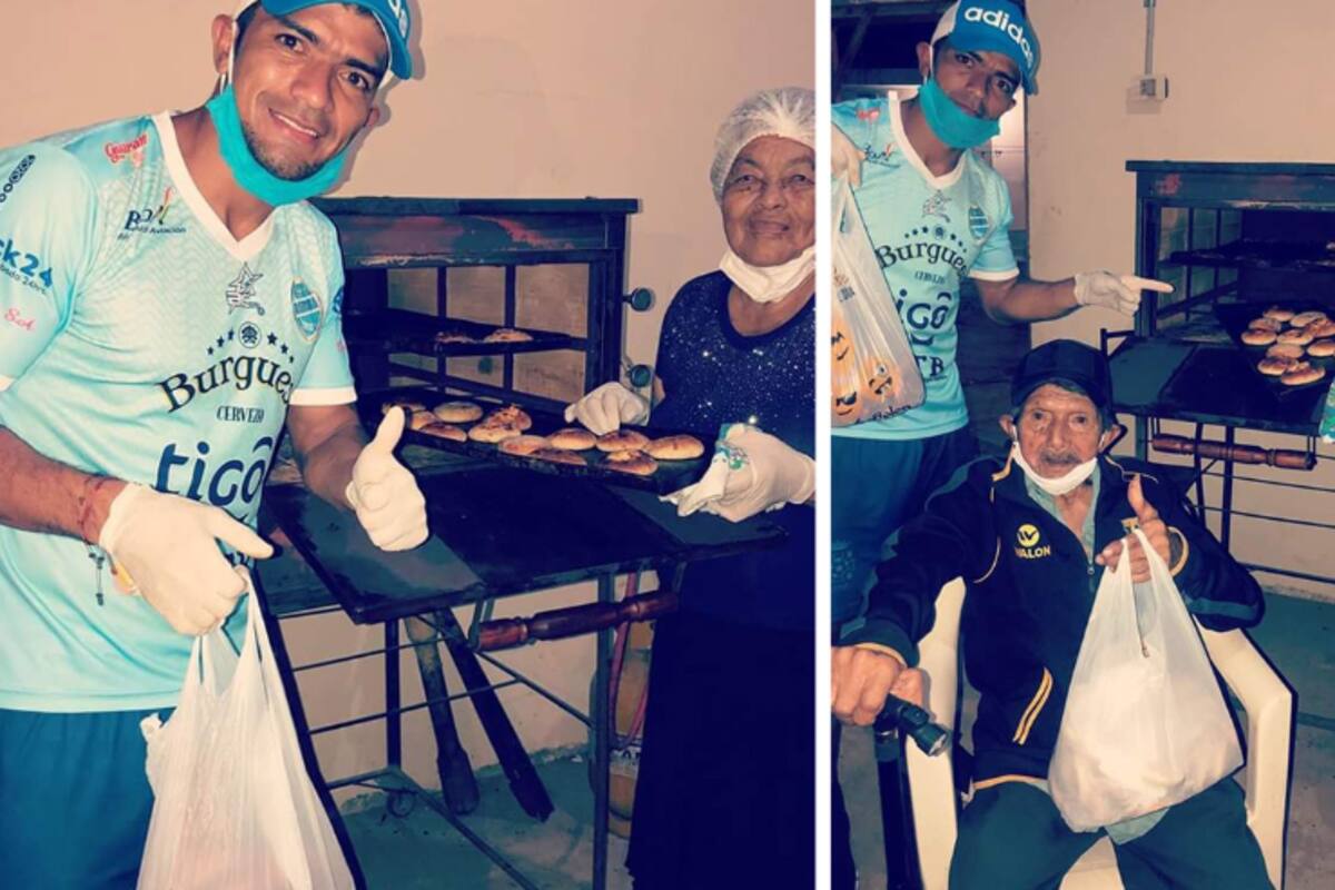 Futbolista de Bolivia regala panes horneados por su abuela a familias necesitadas