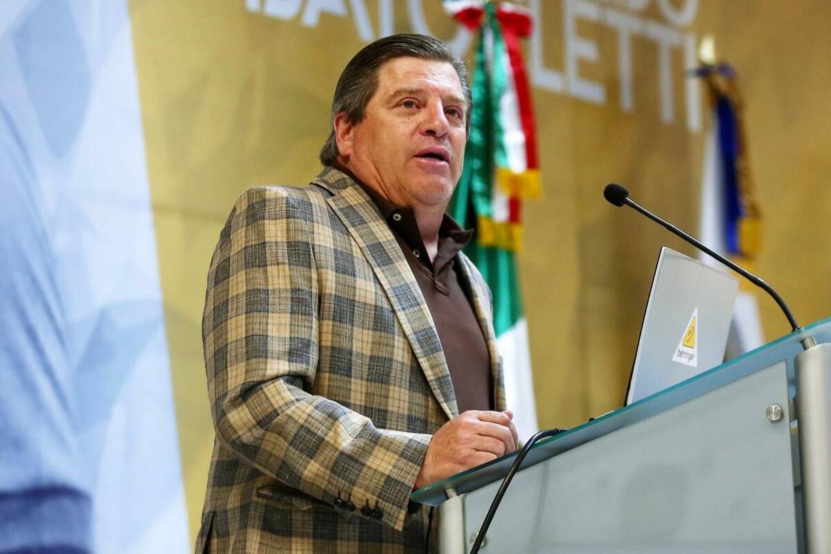 'Piojo' Herrera podría ser suspendido varios partidos luego de dar mensaje para cuidar el agua