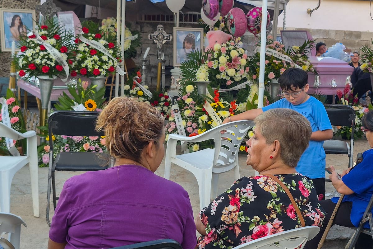 Entre recuerdos, familiares despiden a Suyva, Daffne y Maidelin, fallecidas en el choque del bulevar Kino en Hermosillo, y exigen esclarecer los hechos y hacer justicia