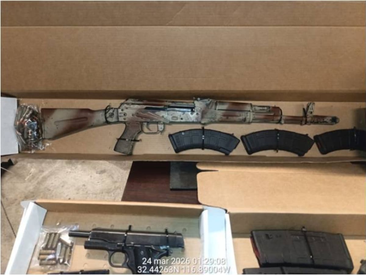 Personal naval, en coadyuvancia con autoridades de los tres órdenes de gobierno, obtuvo resultados durante recorridos interinstitucionales de seguridad en Tijuana. Foto: Cortesía