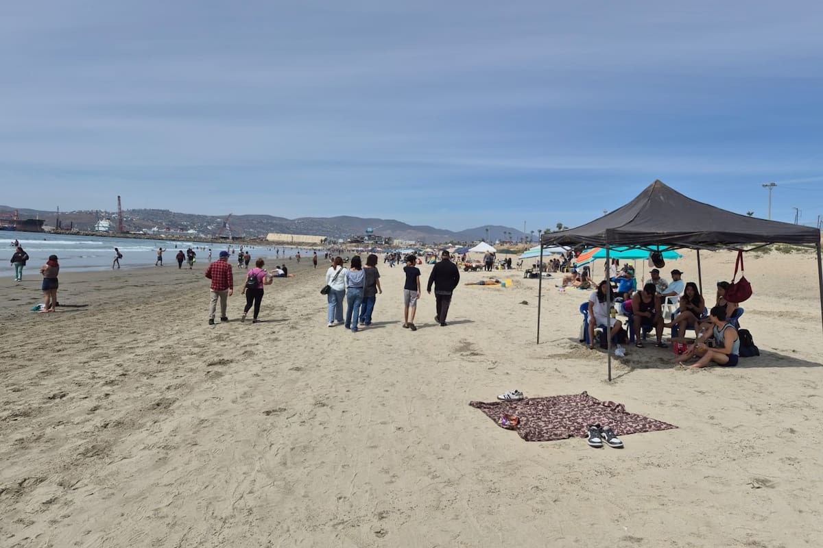 Reabren Playa Hermosa tras cierre por derrame de aguas negras