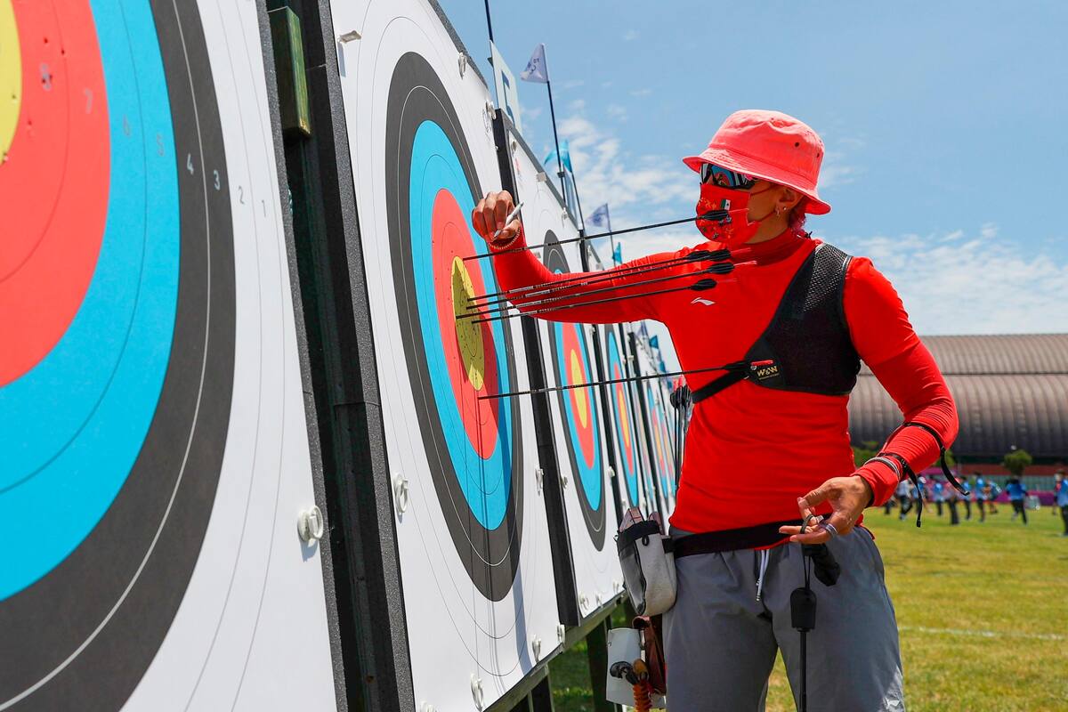 Aída Román lanza un tres en tiro con arco de Juegos Olímpicos y los memes no perdonan