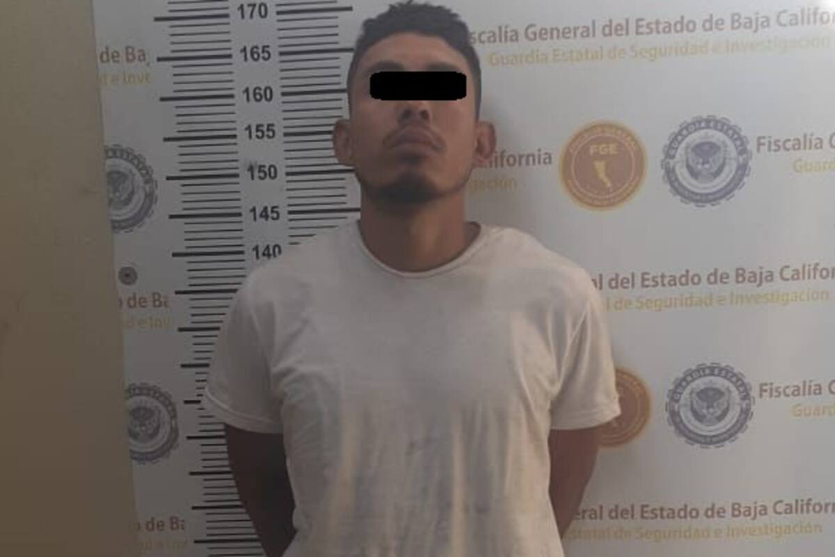 Detiene a un hombre con dos órdenes de aprehensión