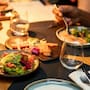 Nuevo estudio revela qué alimentos conviene cenar para dormir mejor y evitar antojos nocturnos que pueden alterar el descanso y afectar la alimentación del día siguiente