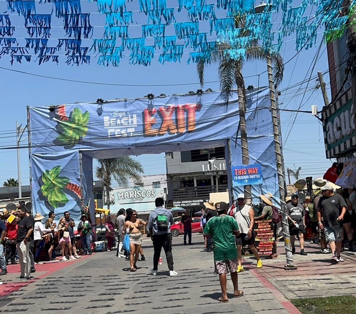 Asistentes del Baja Beach Fest compartieron en redes sociales sus experiencias con los precios de alimentos y bebidas durante el festival. Foto: Carmen Gutiérrez.
