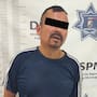 Hombre que entró a una casa e intentó acuchillar a una mujer es detenido