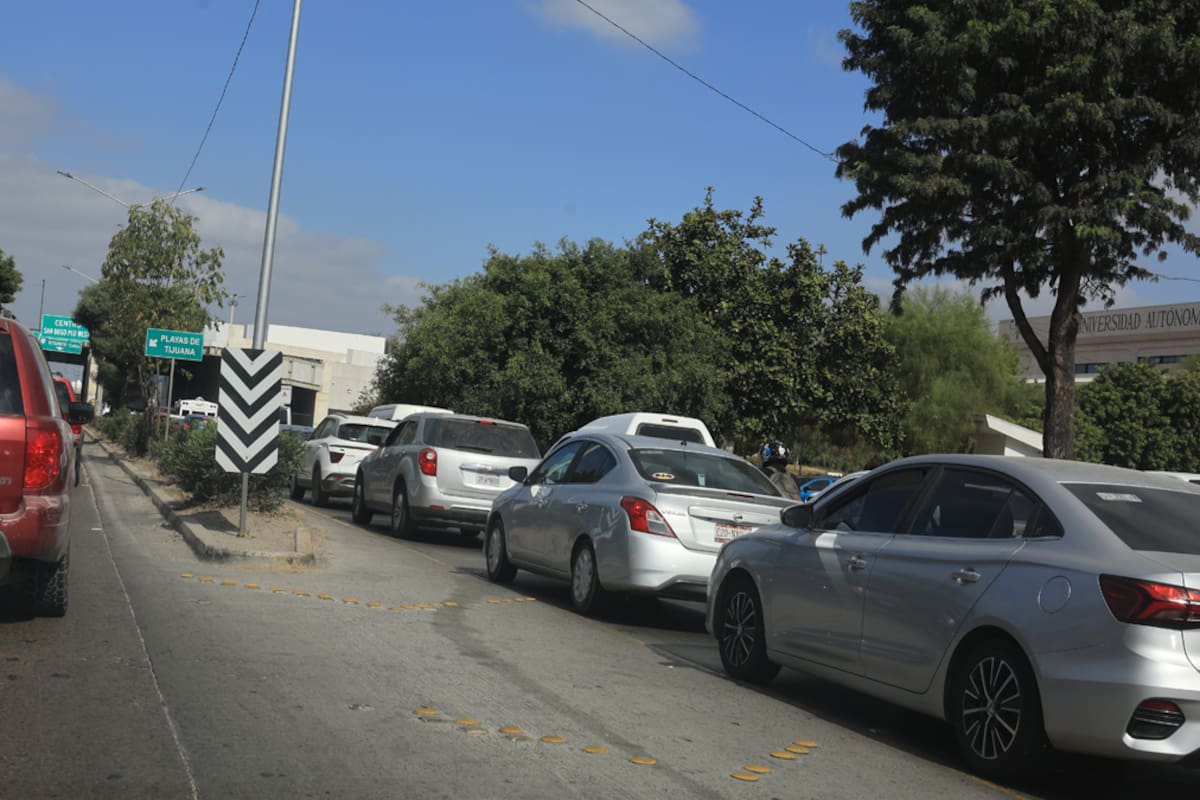 Cruces fronterizos de hasta 2 horas complican movilidad entre Tijuana y Estados Unidos