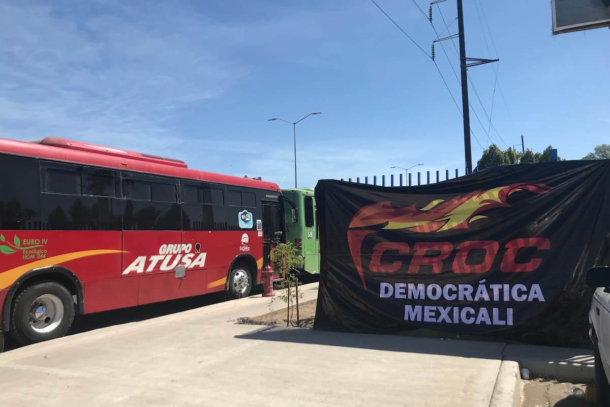 Acusan transportistas invasión de rutas por el transporte privado