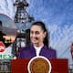 Pemex podría recuperar campos energéticos tras posible cancelación de ciertos contratos petroleros que no cumplen inversiones o aumentos de producción, advirtió especialista en temas de energía