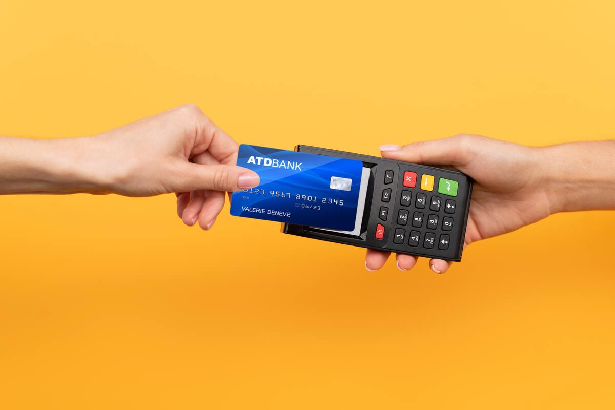 Condusef lanza alerta a los usuarios sobre un tipo específico de pago en las tarjeta de crédito y débito