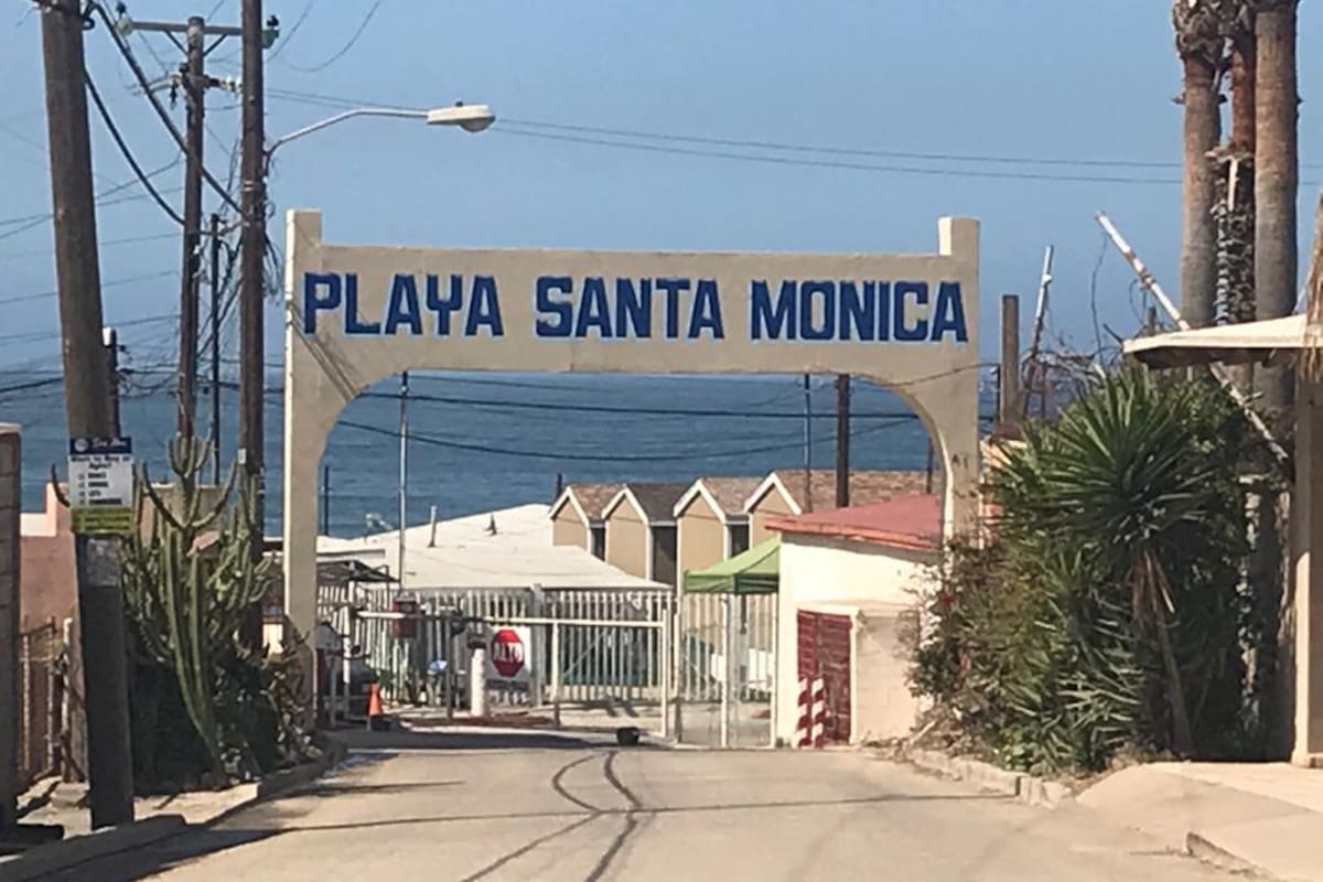 Así luce Playa Santa Mónica tras ser liberado su acceso