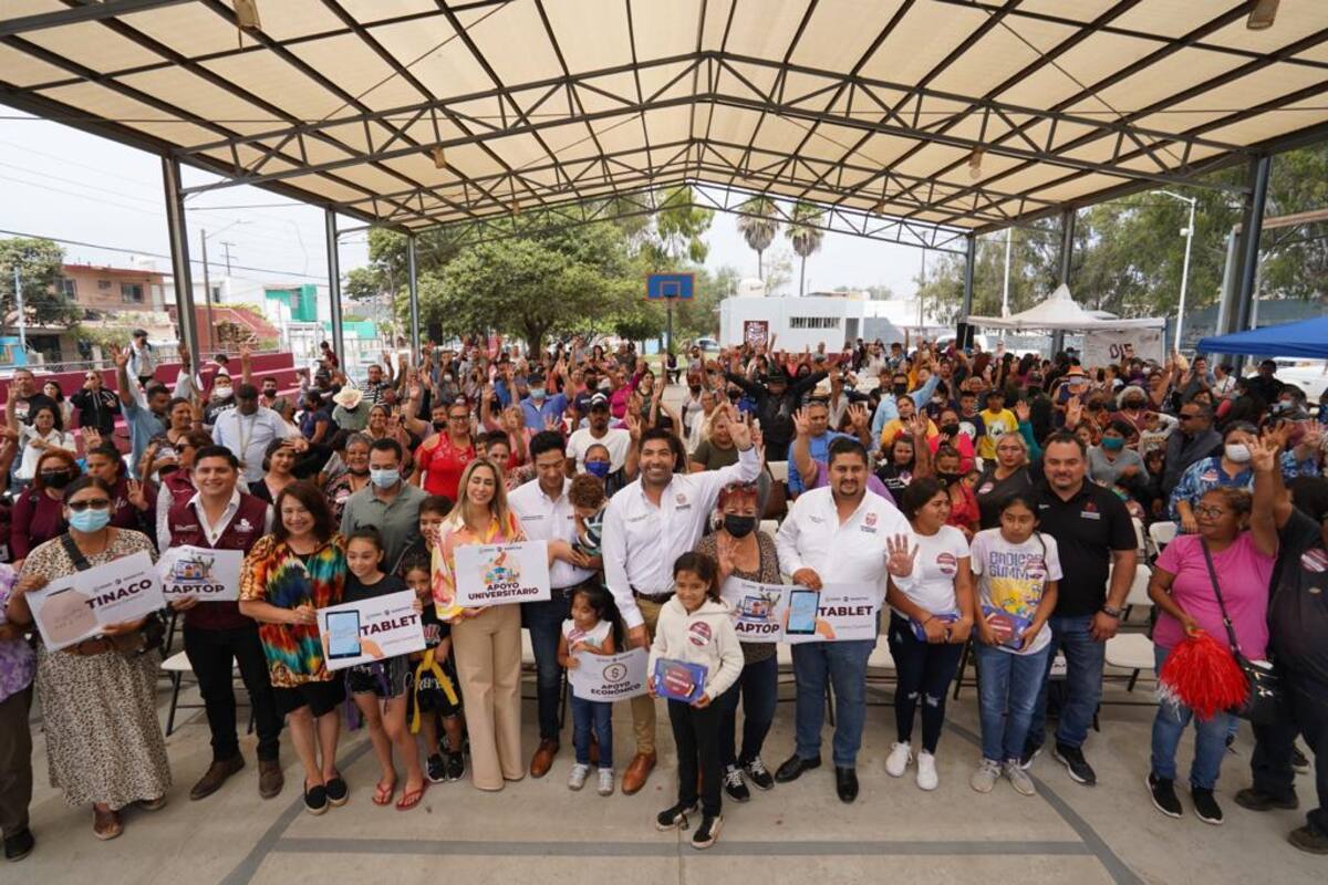 Beneficia Armando Ayala a 300 familias con apoyos sociales