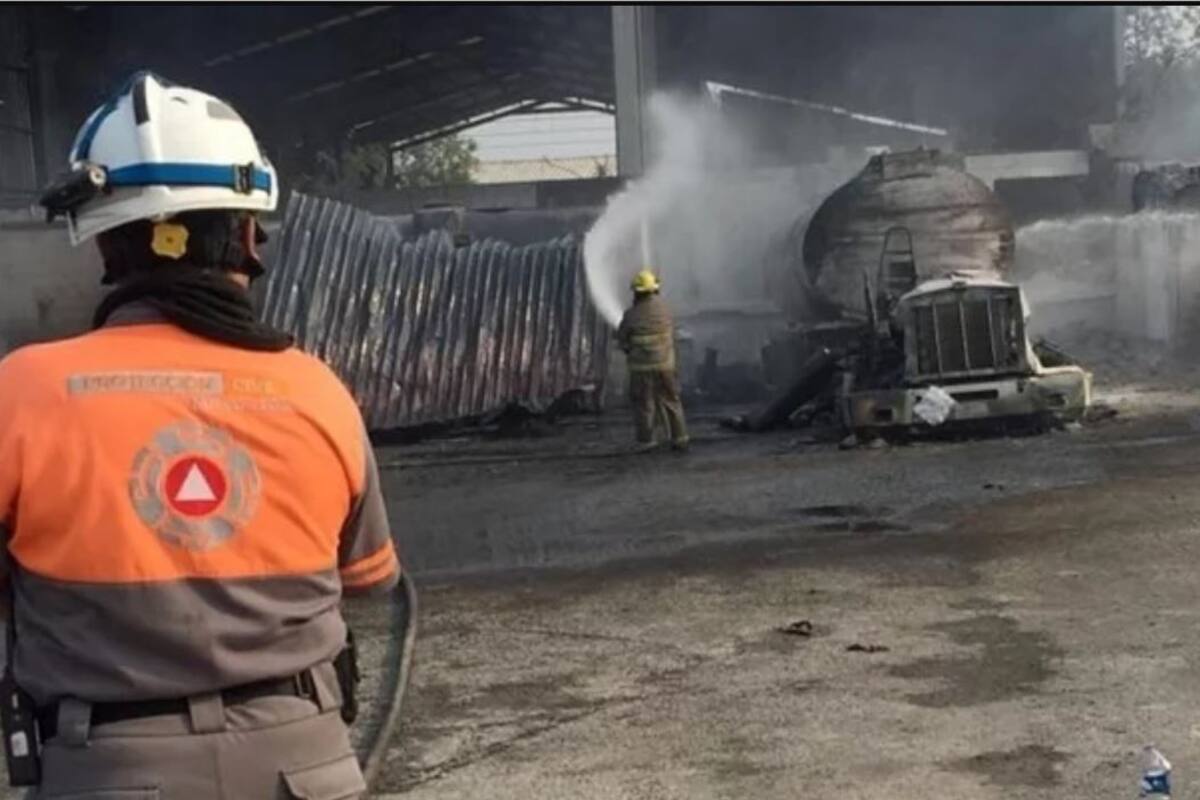 Se incendian instalaciones y unidades de transporte en NL