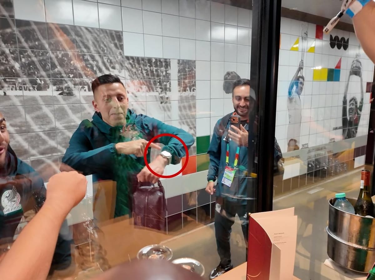 SteveWillDoIt confirmó que entregó relojes de alto valor a jugadores y personal de la Selección Mexicana antes del partido contra Ecuador. | Foto: stevewilldoit