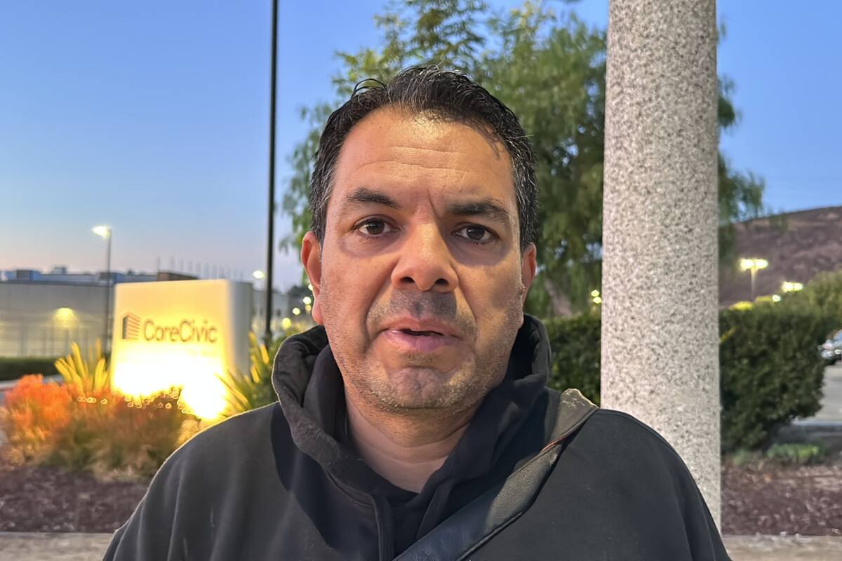 Ambos candidatos mostraron obstáculos para migrantes en sus campañas: activista