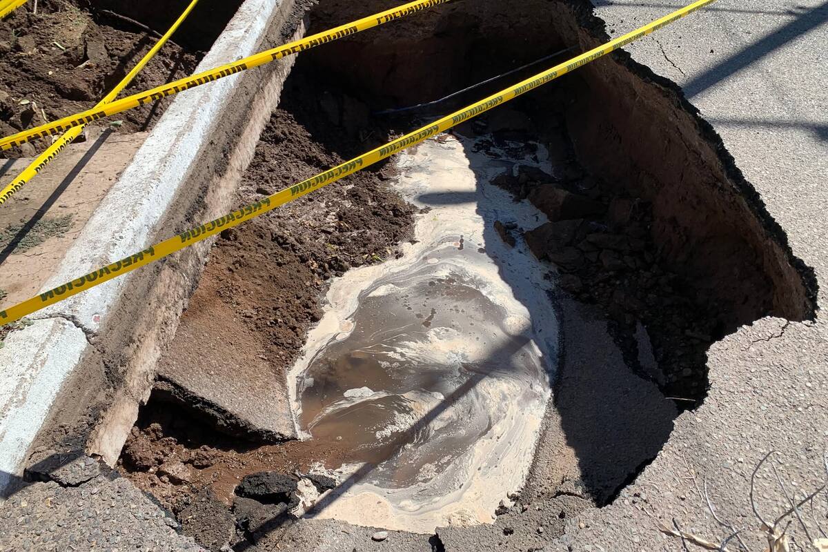 Se forman dos socavones en Ciudad Obregón