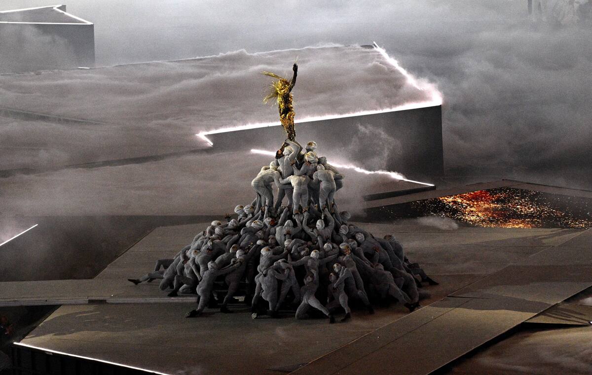 El "Viajero Dorado" es un símbolo de libertad y dedicación en los Juegos Olímpicos de París 2024, reflejando el ideal olímpico de seguir nuestras pasiones y valorar el tiempo como un aliado en el logro de nuestras metas. Foto: EFE