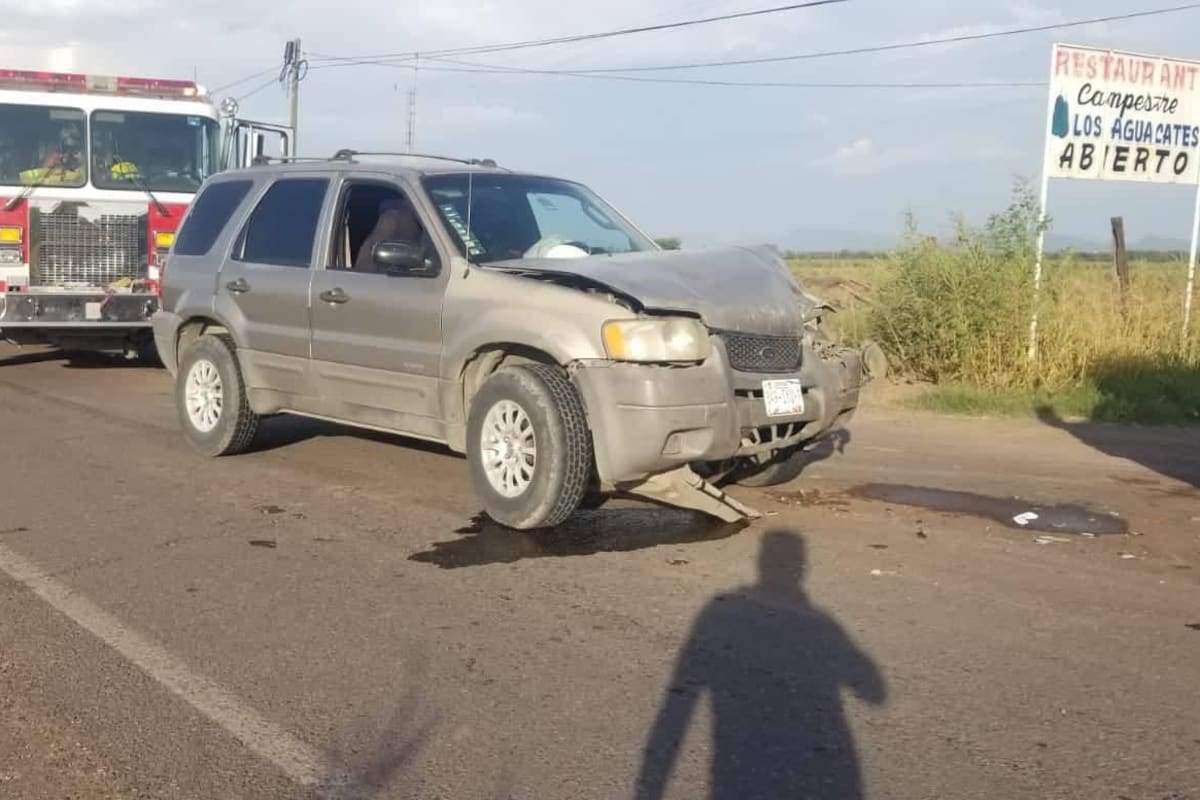 Reportan ocho personas lesionadas tras accidente en carretera de Navojoa, Sonora