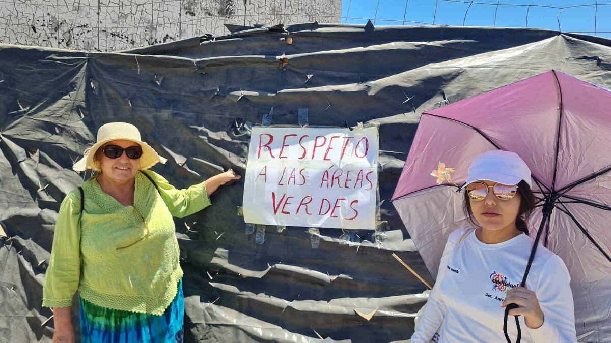 Colectivo Ciudadanía Activa bloquearon acceso a la maquinaria que realiza trabajos de remodelación de La Sauceda | Foto: Julian Ortega