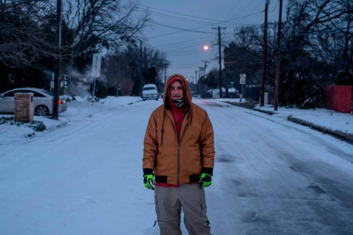 Tormenta invernal en Texas: cómo en el estado que más energía produce de EE.UU. millones de personas se quedaron sin electricidad
