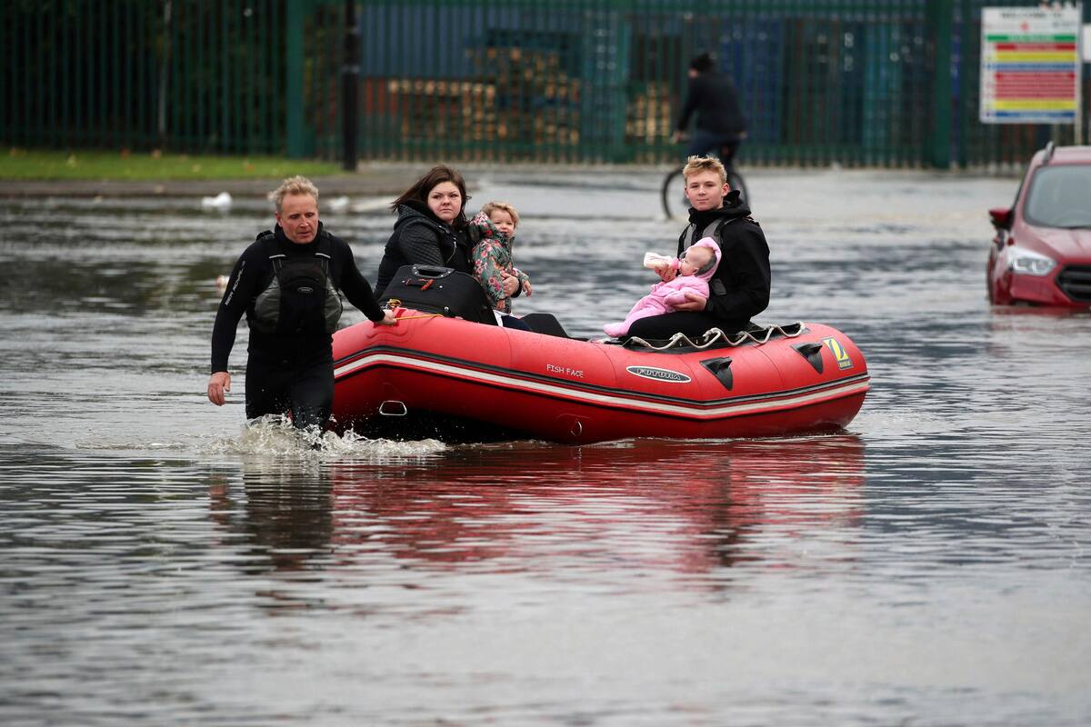 Lluvias torrenciales provocan muerte en Inglaterra
