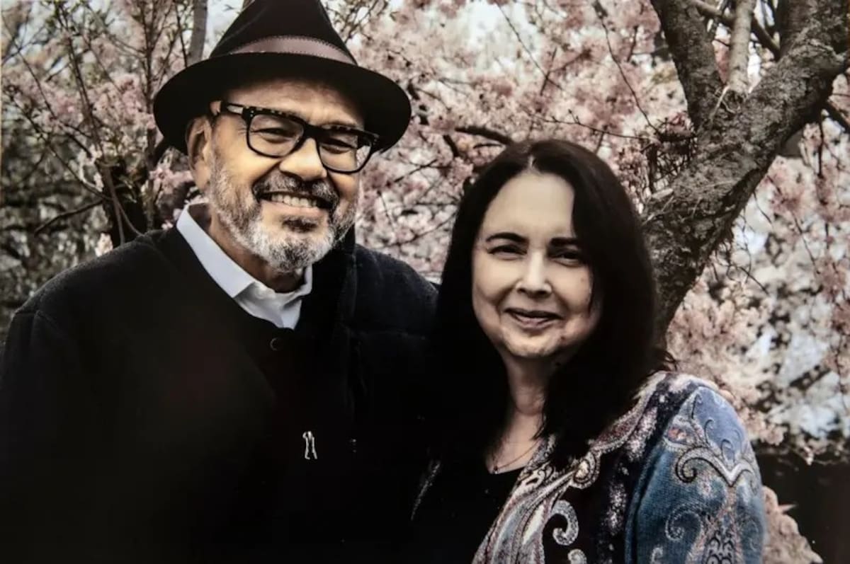 Ya como abogado, animado por su esposa Katherine, contrató a un investigador privado para localizar a su familia. Foto: Especial (Imagen publicada por la BBC con cortesía de Antonio Salazar).