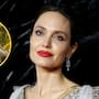 Angelina Jolie compró una propiedad de 39 hectáreas en Camboya; años después su fundación asumió la protección de un bosque de 60,994 hectáreas donde cámaras trampa confirmaron la presencia de elefantes asiáticos y pangolines de Sunda