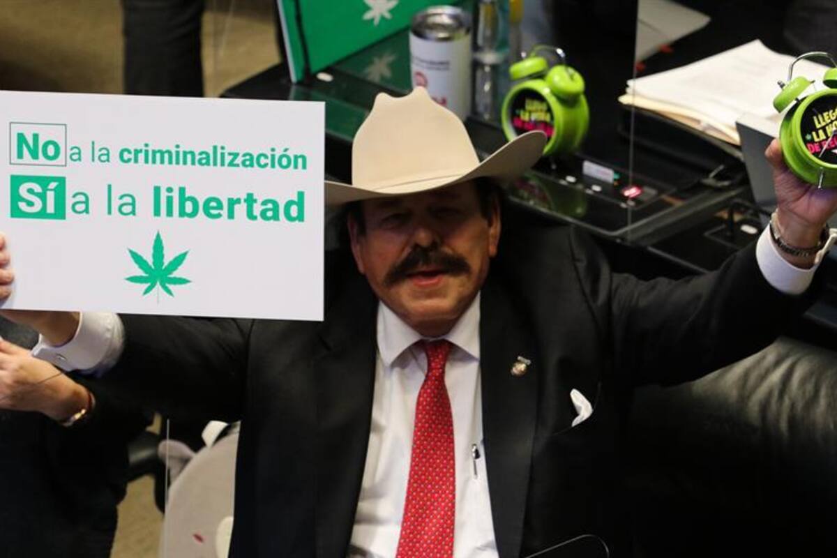 Consumidores de mariguana de México lamentan la prórroga otorgada al Congreso
