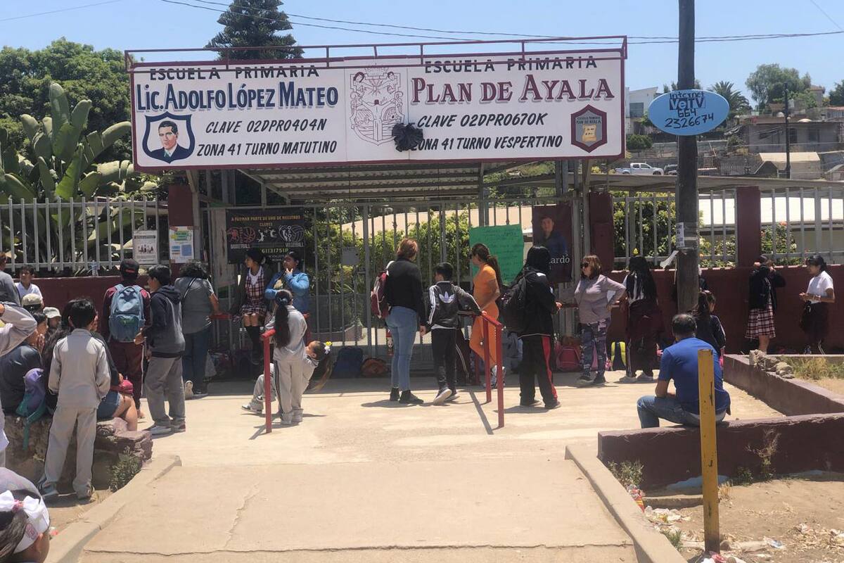 Obstruye ‘sobre ruedas’ accesos a escuelas