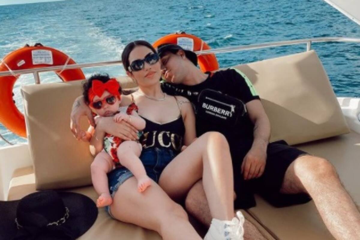 Tunden en redes a Kimberly Loaiza y Juan de Dios Pantoja por gastar en su hija más de mil 200 dólares en juguetes