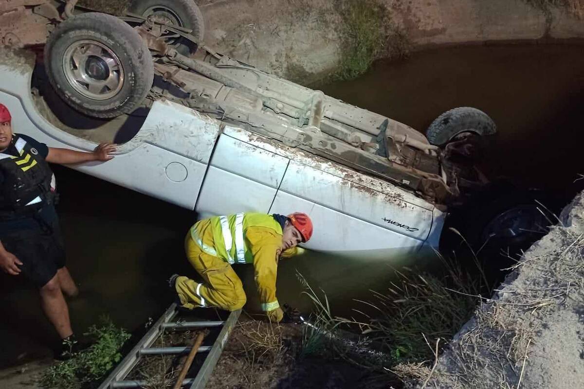 Muere hombre al caer en su camioneta al canal de riego en Navojoa
