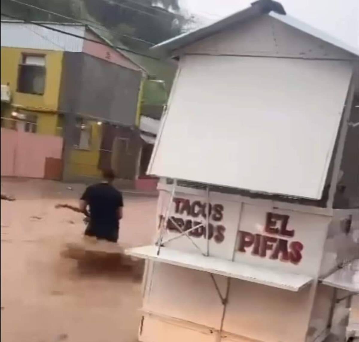 En diversos medios digitales fueron publicados un sinnúmero de videos, fotografías y comentarios de incidentes / Foto: Especial