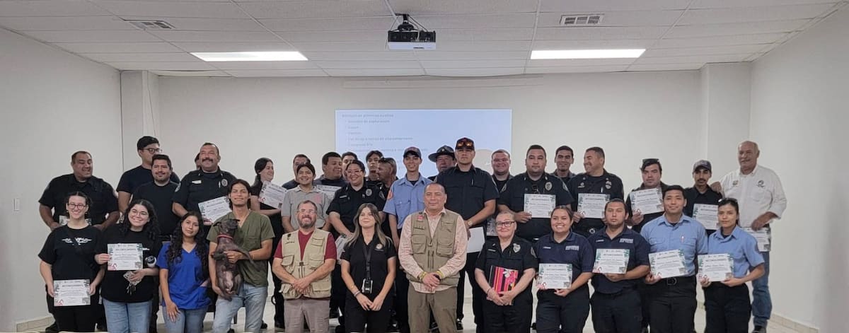 En un esfuerzo de colaboración institucional, se llevó a cabo el segundo curso de “Primeros Auxilios en Animales de Compañía”, dirigido a elementos del H. Cuerpo de Bomberos de Mexicali, Valle de Mexicali y San Felipe. l Foto: Cortesía