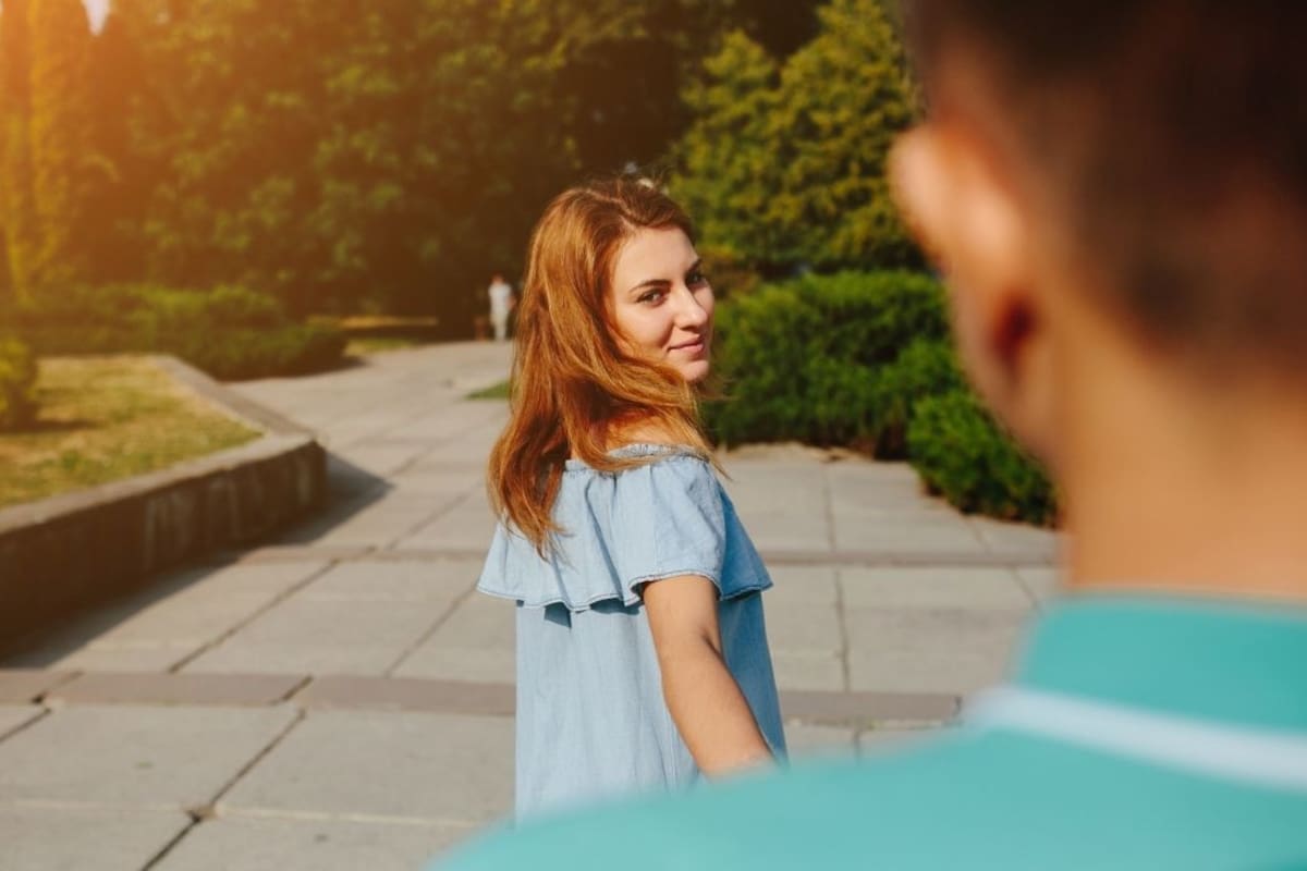 La psicología explica cuándo SÍ es buena idea volver con tu ex, qué condiciones de madurez evaluar para una segunda oportunidad y cómo evitar repetir errores por dependencia emocional o soledad