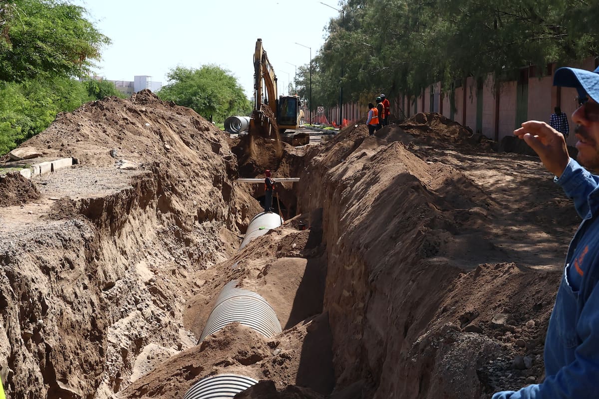 Socavón en el Quintero Arce revela antigua tubería de drenaje de hace más de 50 años, cuando el Poniente de Hermosillo era monte