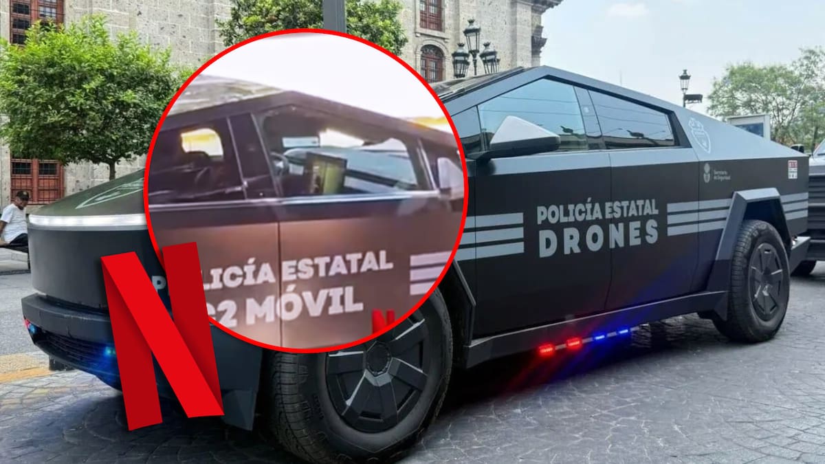 Policías de Jalisco son captados viendo películas en una Cybertruck oficial. FOTO: Especial
