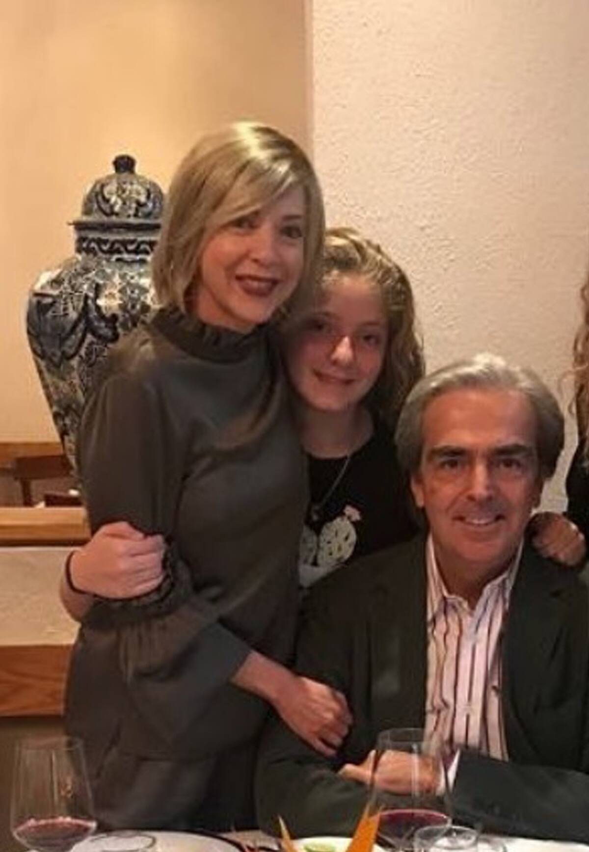 Lorenzo Lazo ha mostrado sus visitas a la tumba de Edith, quien asumió la vida con la actitud más positiva mientras enfrentaba su lucha contra el cáncer, enfocada en sus proyectos profesionales y en cuidar de su hija Constanza.