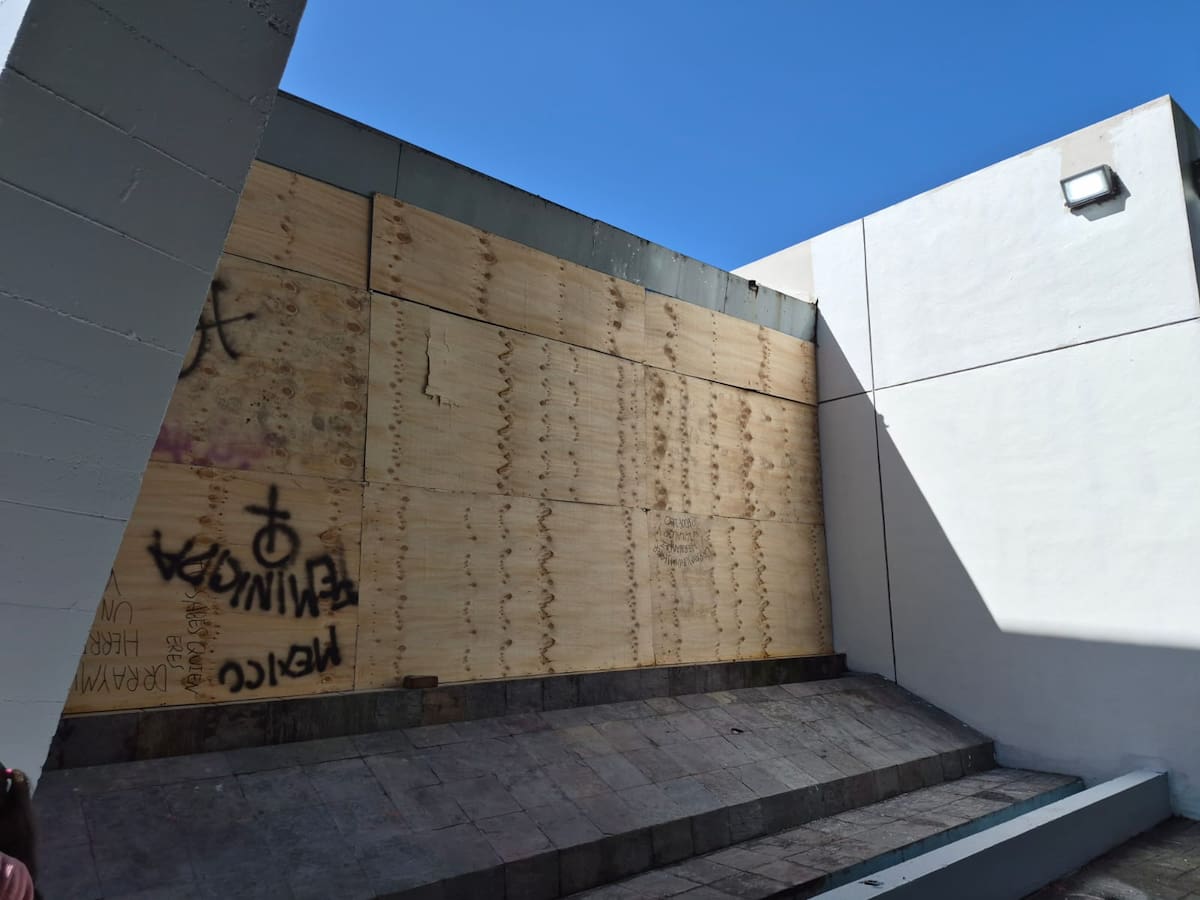 Durante la protesta también se destruyeron expedientes de investigación en la FGE y en el Tribunal Superior de Justicia en el Estado. Foto: Michelle Castillo